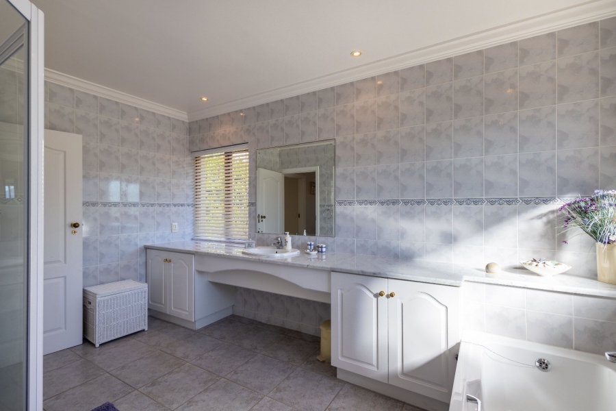4 Bedroom Property for Sale in Lower Robberg Western Cape